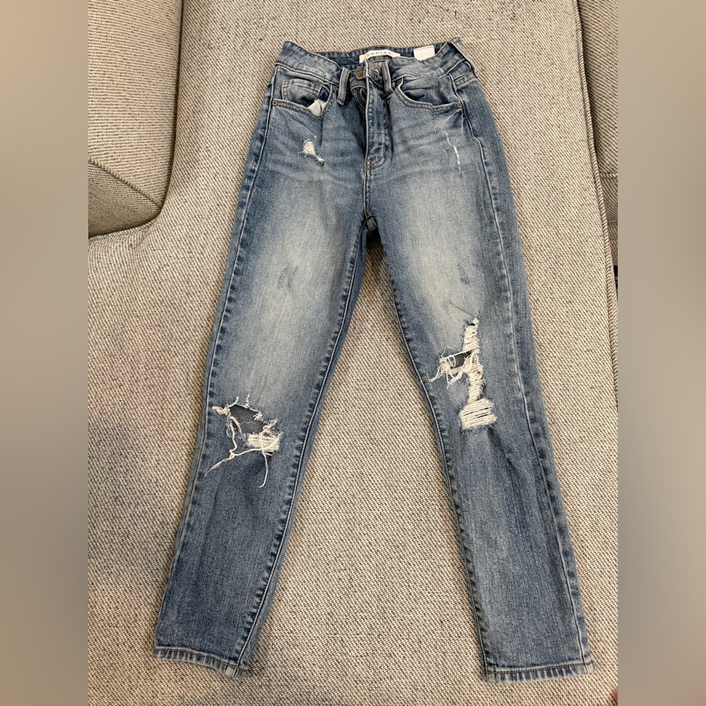 Women’s Eunina Jean